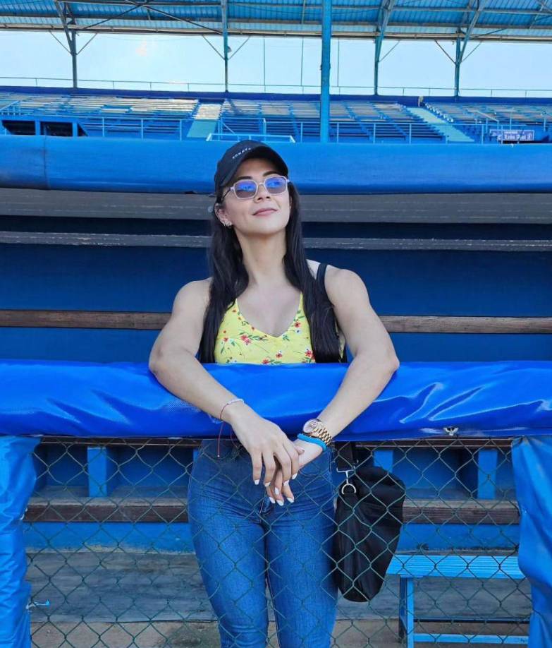 “Pero lo que nunca nos debe faltar, es la actitud de querer crecer, el esfuerzo y la fe en Dios de que sí podemos”, agregó la talentosa periodista. 