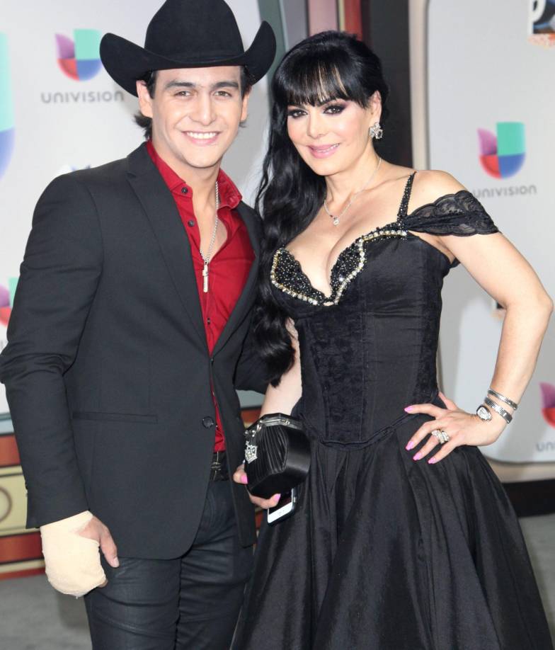 Afuera de su casa, la costarricense expresó que por el momento no quiere deshacerse de las cenizas de su hijo, las cuales fueron depositadas en una urna con la imagen de la Virgen de Guadalupe.