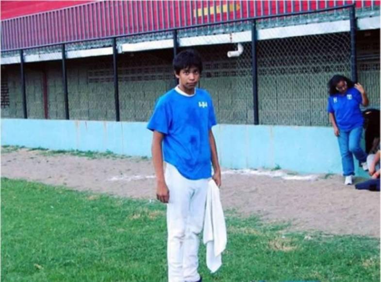 Dubón era un chico tranquilo y desde joven destacaba como de los mejores bateadores de Honduras en un deporte que no tiene mucha voz debido al poco apoyo que se le brinda.