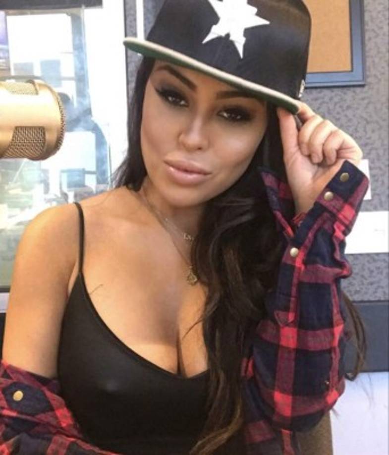 Ella estudió Gerencia de Negocios en Endicott College, en Boston, Massachusetts.