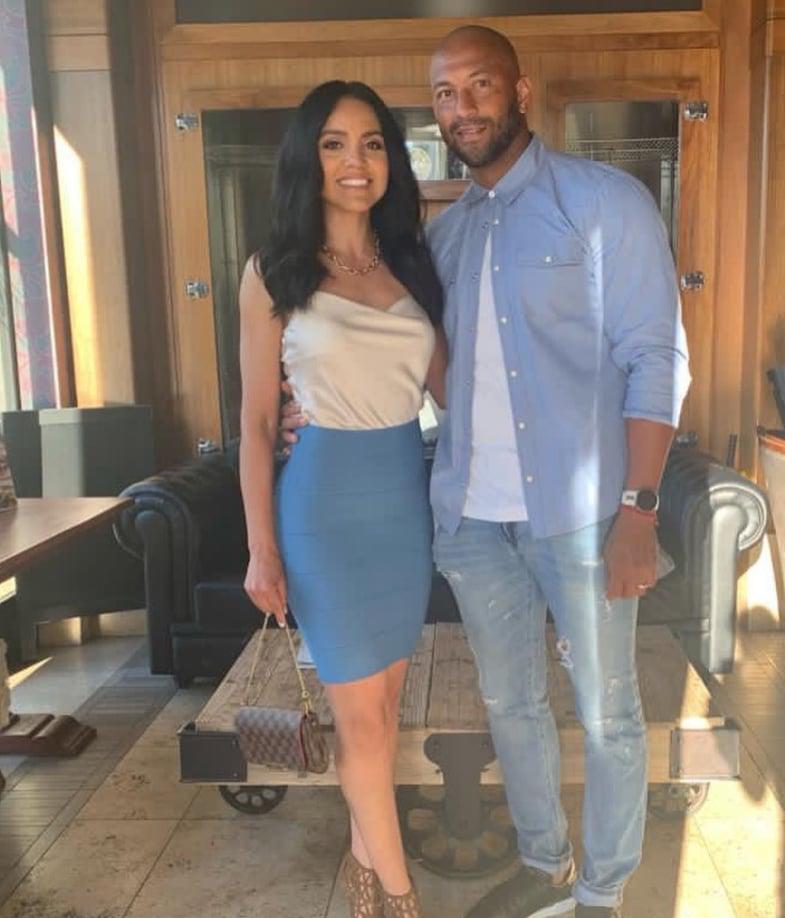 La esposa de “Muma” Bernárdez es la bella Wendy Salgado.