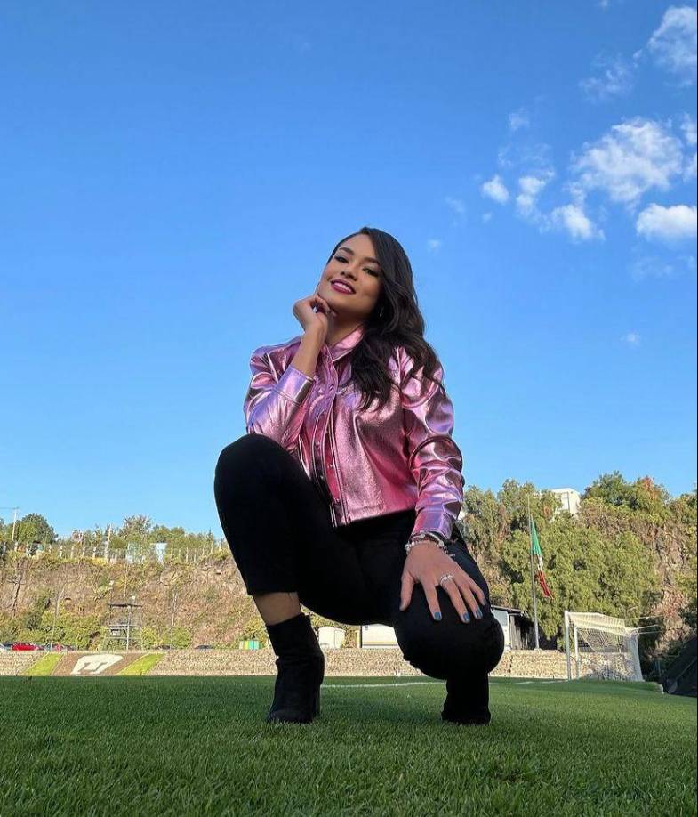 Asimismo, prepararse en el Centro de Educación Artística de Televisa CEA. 