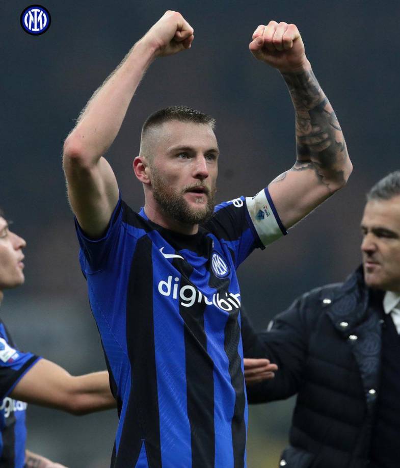 El PSG intentó tenerlo en enero para afrontar de mejor manera la eliminatoria ante el Bayern, pero la posición el Inter frenó la operación.