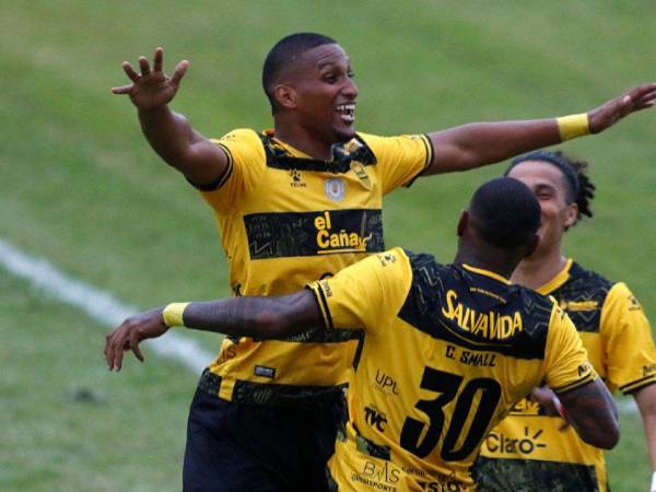 Carlos Small marcó el gol de la victoria del Real España.