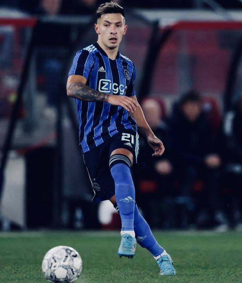 El Manchester United llegó a un acuerdo con el campeón de la Eredivisie, el Ajax de Ámsterdam, para fichar al defensa central argentino Lisandro Martínez por 45 millones de libras (53 millones de euros).