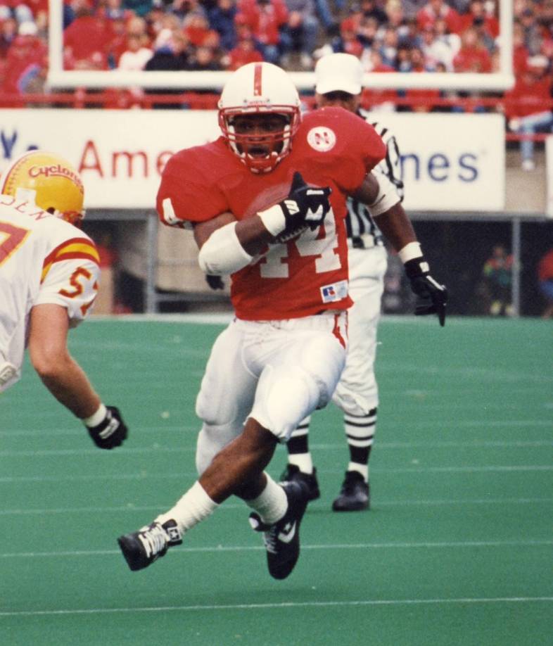 En el informe policial se mencionó que encontraron signos de intoxicación por monóxido de carbono, que se presume sucedió por la falla de un generador, algo que deben confirmar con los resultados de la autopsia. 