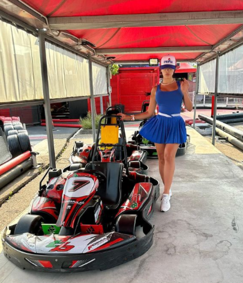 Mientras Ronaldo se concentraba con Portugal para el clasificatoria de la Eurocopa 2024, Georgina estaba en la capital española para festejarle el cumpleaños a Cristiano Junior. El festejo fue en un circuito de go karts, además de una fiesta en la piscina.