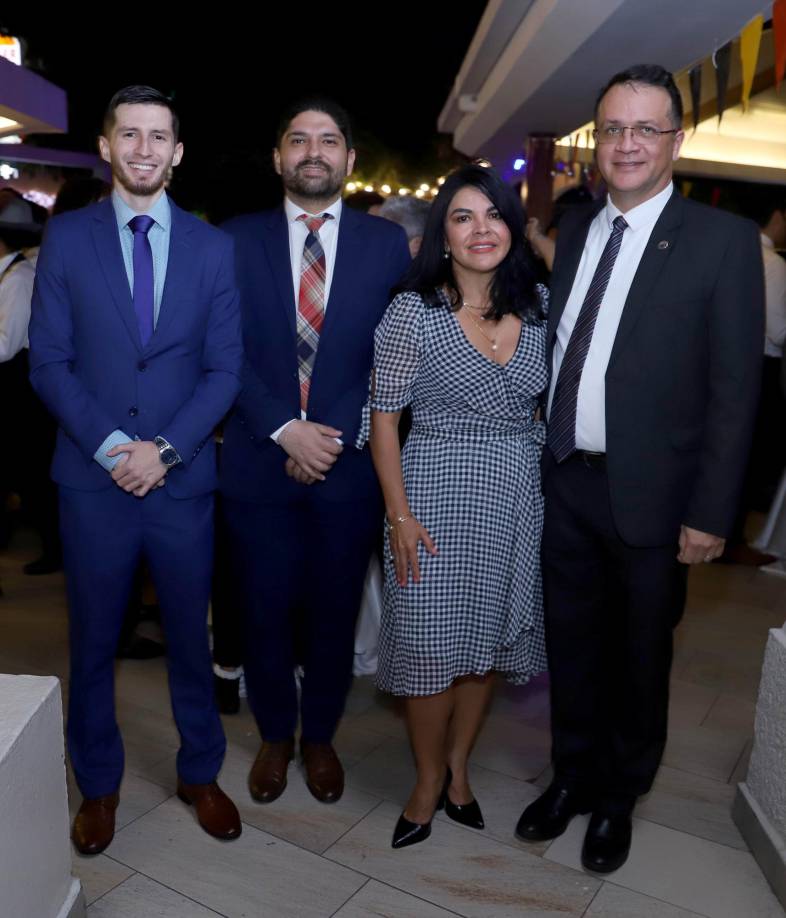 Eduardo Mora, David Montoya, Jenny Alfaro, Charles Hernández Viale