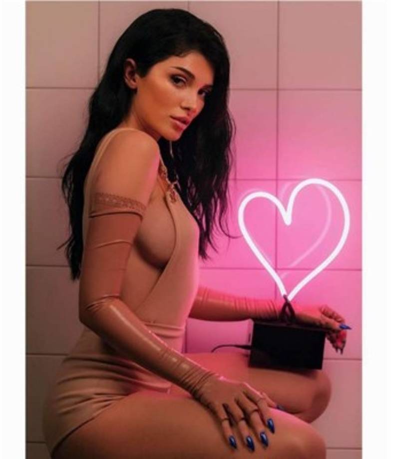 Con el single 'BonBon' logró 390 millones de vistas en YouTube y fue comparada con artistas como Rihanna o Sia.