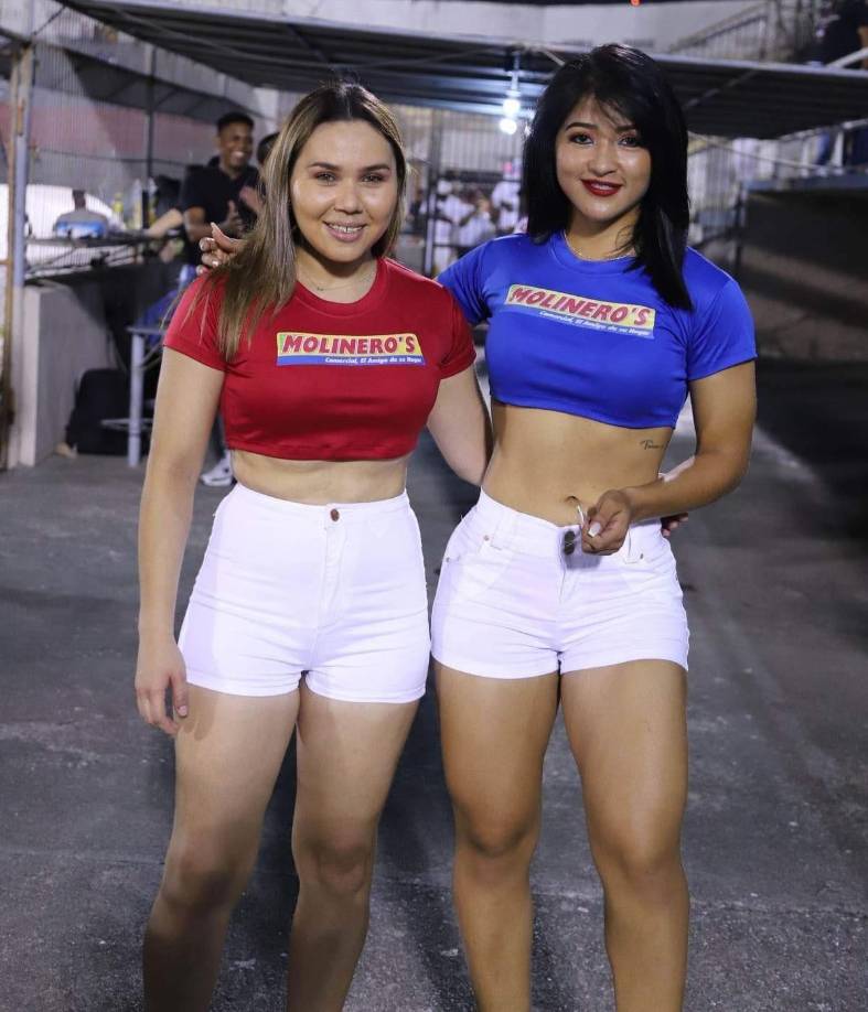 No podían faltar las edecanes que trabajan con los patrocinadores de los equipos ceibeños.