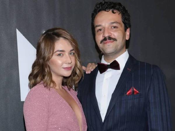 Daniela Luján y su prometido Mario Alberto Monroy en una foto de archivo.