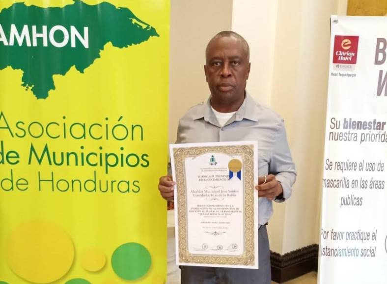 <b>10. Gilbert Dilbert</b>, alcalde del municipio José Santos Guardiola (Islas de la Bahía): su sueldo es de L78,500.00