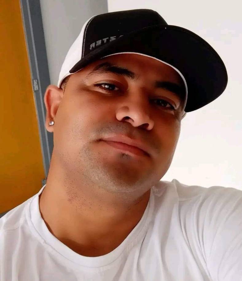 Esposa del jugador, Lorena Vásquez en entrevista con el Heraldo de Colombia, manifestó que “él era todo, esto es algo que no me esperaba, es desastrozo, doloroso, apenas estoy asimilando las cosas”.