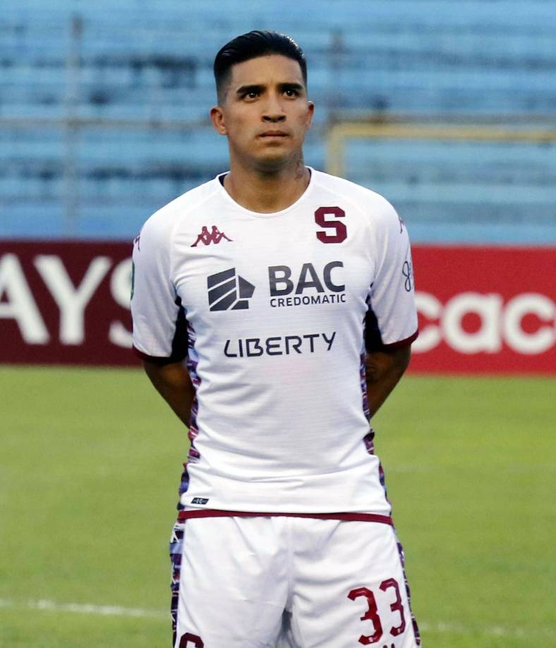 2. Michaell Chirinos - El futbolista del Saprissa también juega como extremo, aunque puede hacerlo en ambas bandas.