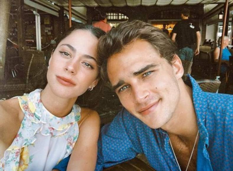 Anteriormente Tini Stoessel mantuvo una relación con el actor y modelo español Pepe Barroso Jr., a quien ella había señalado como 'el gran hombre de su vida'.<br/>