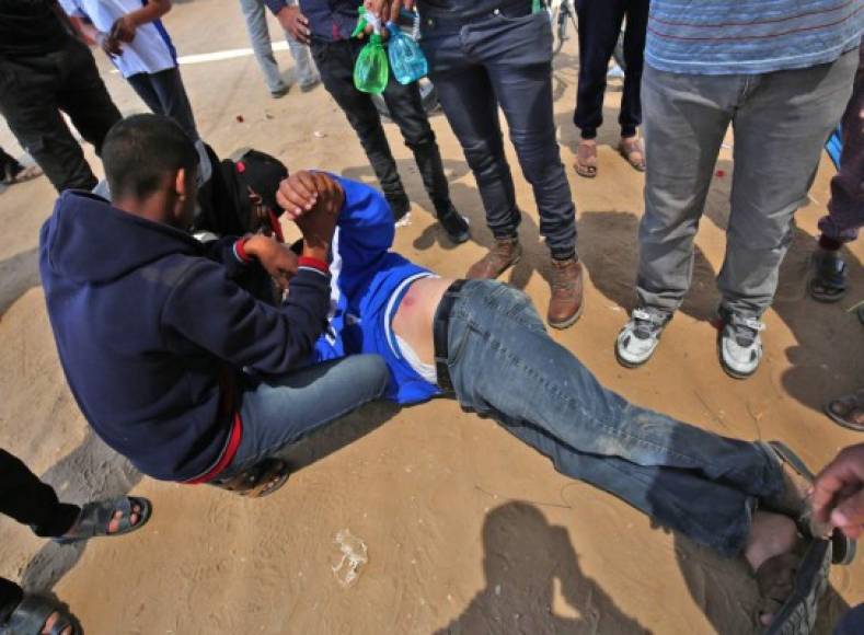 El Ministerio del Interior en Gaza publicó las fotografías de diez de sus miembros, muertos en las protestas, que trabajan para el aparato de seguridad del enclave, controlado por el movimiento islamista Hamás desde hace más de una década.