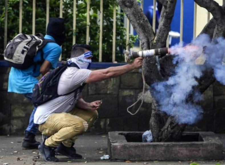 Después de los disturbios de Managua, los opositores informaron que fuerzas de choque atacaron de nuevo en Estelí y Chinandega (noroeste).