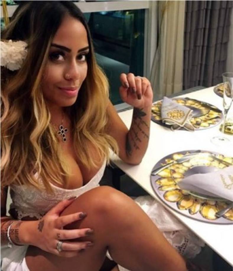 Rafaella ha conquistado a la afición del Barcelona por su exuberante belleza, de la cual pocos dudan tras echar un simple vistazo a su perfil de Instagram.