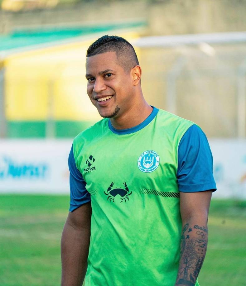 El mediocampista Óscar Salas tendría las horas contadas en el Victoria al no convencer al entrenador Hernán ‘La Tota’ Medina.