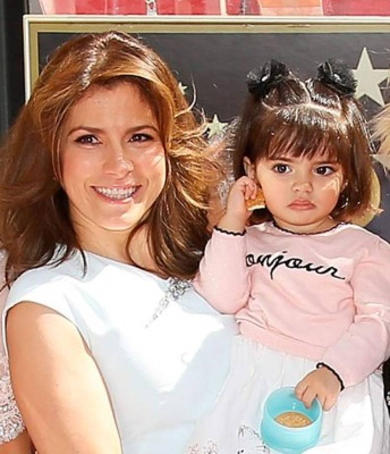 Esta etapa en la vida de actores trajo mucha alegría para ambos y el resto de los hijos del comediante mexicano. Sin embargo, fue un momento complejo para Alessandra ya que fue precisamente en ese momento en que comenzaron las inseguridades de la actriz sobre su relación.