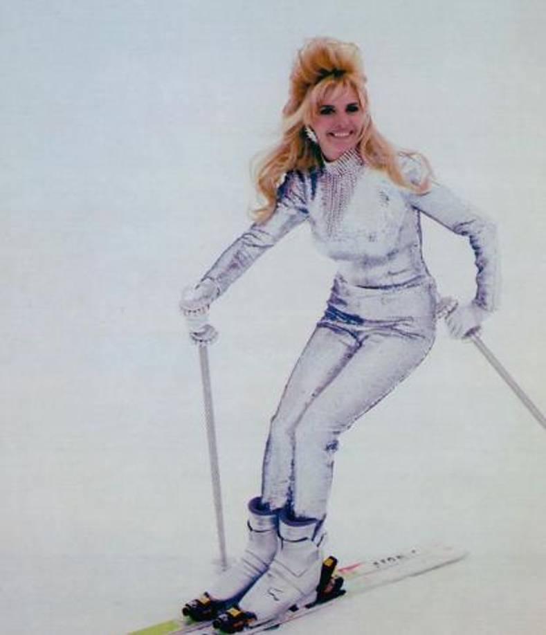 Ivana, que decidió quedarse con el apellido de su primer marido, desarrolló a partir de entonces una carrera polivalente en la que lanzó líneas de ropa, joyas y productos de belleza, escribió varios libros y colaboró en revistas.