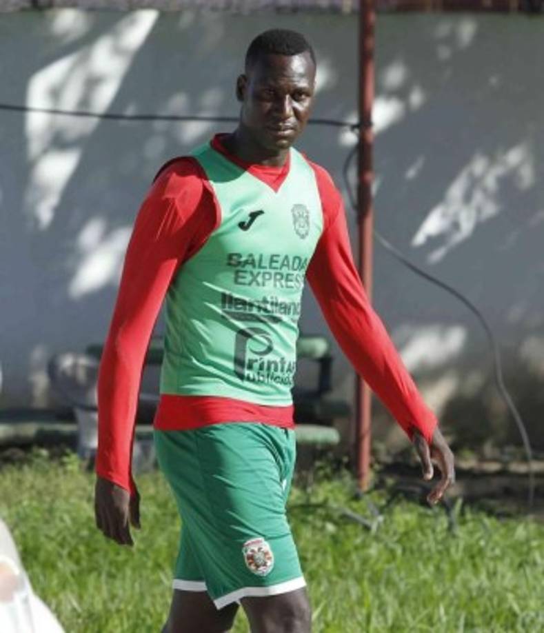 Sigue entrenando con el Marathón el ecuatoriano Orlindo Ayovi. Tendrá que convencer a Keosseián. Jugó en el Villanueva FC de la Liga de Ascenso.