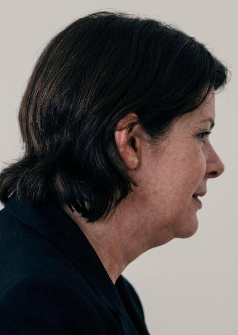 Suegra de exreina de belleza asegura que su arma “se disparó sola”; le infirió diez tiros