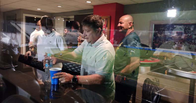 “Bolillo” Gómez presenció en el estadio Nacional el clásico Motagua - Real España