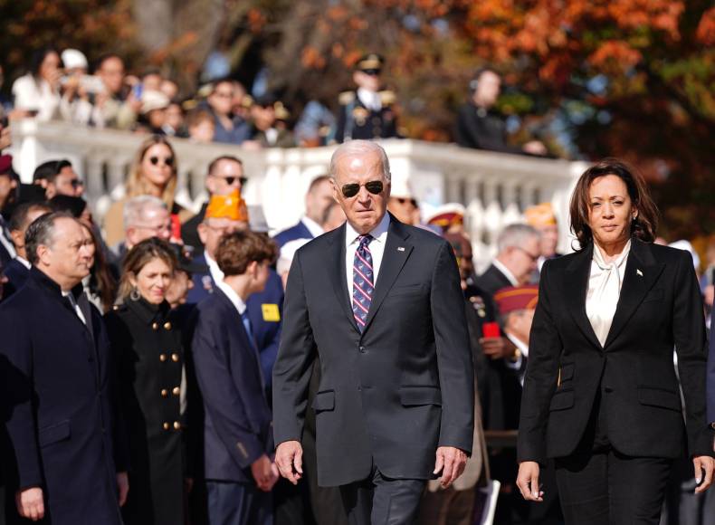 Sus detractores, no desaprovecharon la ocasión para dirigir expresiones como decir que el acto que le pasó a Biden es producto de su avanzada edad. 