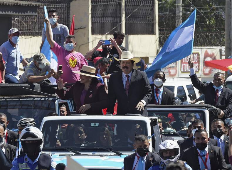 Honduras abre un nuevo capítulo en su historia con la toma de posesión de la primera mujer presidenta del país, Xiomara Castro, en una ceremonia que tiene como invitados estelares a la vicepresidenta de Estados Unidos, Kamala Harris, y al Rey de España, Felipe VI.