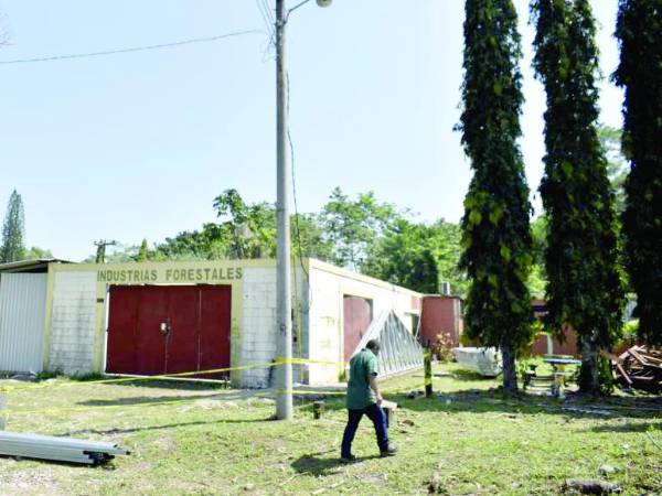 <b>A raíz de las protestas de estudiantes y docentes dos edificios del Curla son reconstruidos.</b>