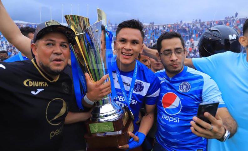 Motagua se pronuncia tras rumores que colocan a Denil Maldonado en el Cruz Azul