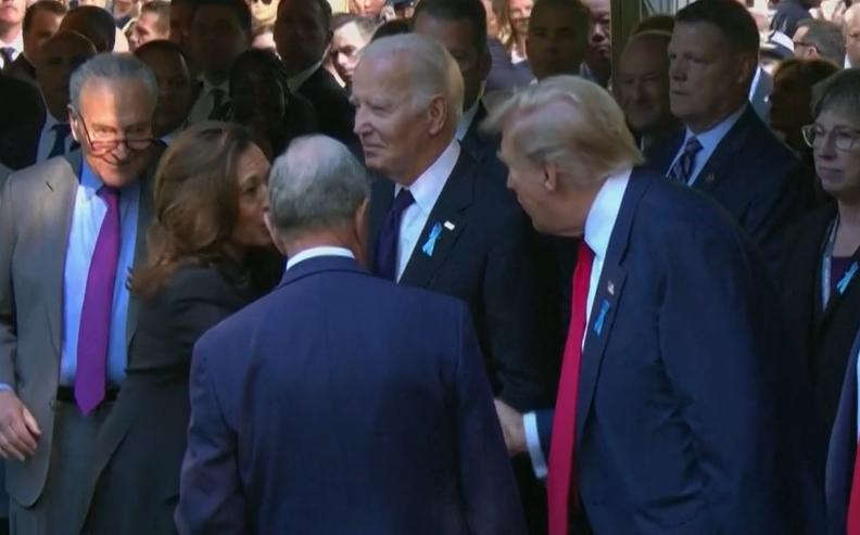 Harris y Trump se reencuentran con un cordial apretón de manos en homenaje a víctimas del 11-S