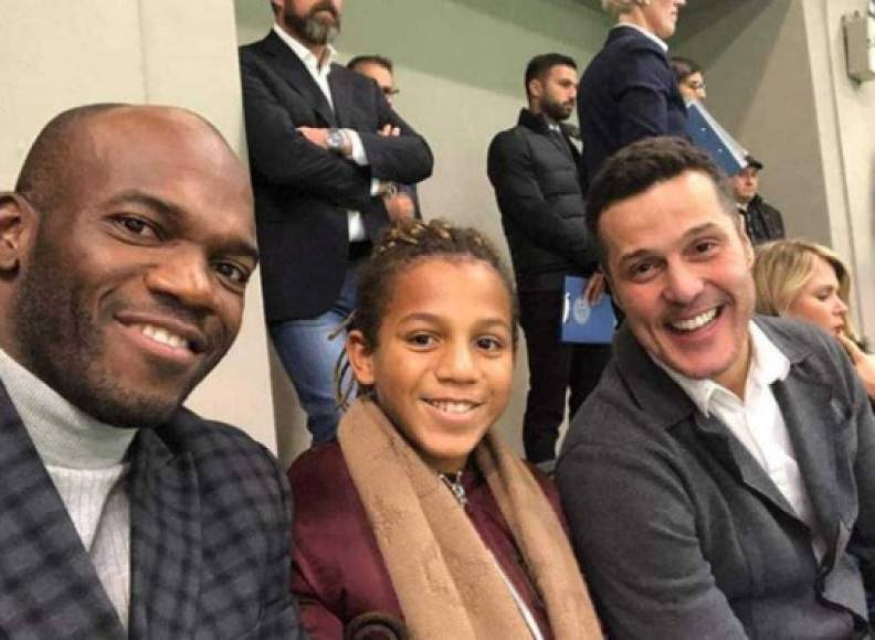 David Suazo presume de los lujos que se da en Italia. Aquí con su hijo y con el histórico ex portero brasileño Julio César, figura del Inter y de la selección de Brasil.
