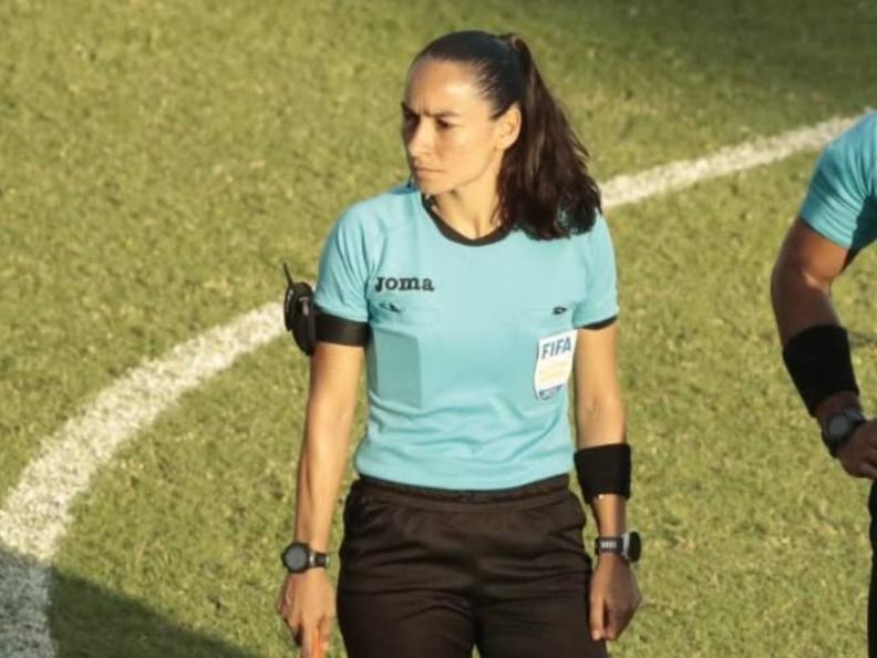 Lamentable: Árbitra involucrada en polémica del clásico sufre asalto en SPS