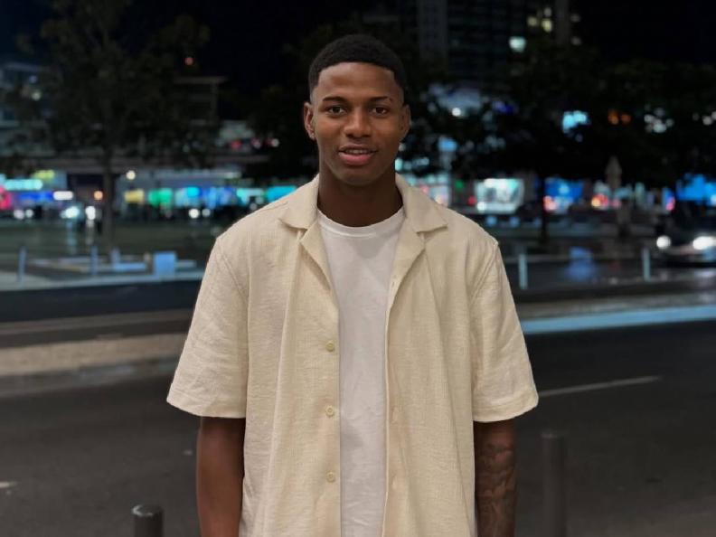 Legionario hondureño sorprende al casarse con hermosa modelo en una romántica boda