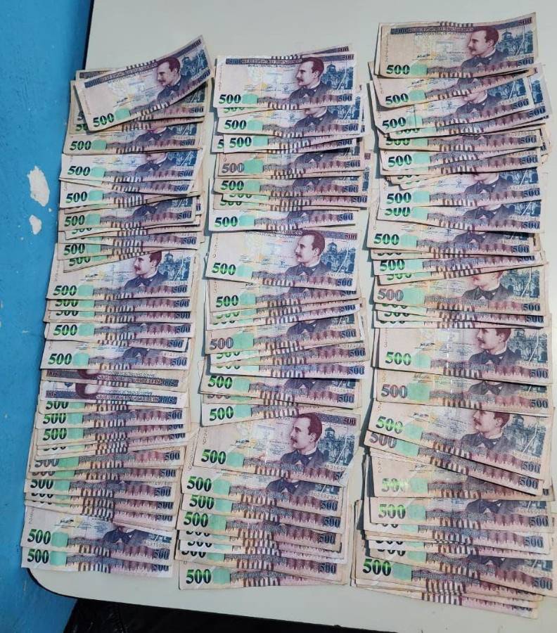 Al hombre le decomisaron 67 mil lempiras.
