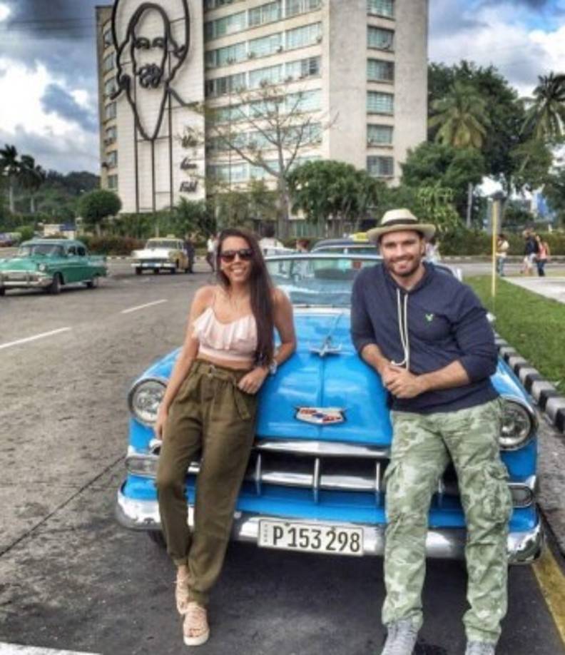 Además de ser padre e hija, Julián y Nicolle comparten desde el año pasado un proyecto empresarial denominado La marca Gil, “una marca de moda, aromas y color” que tiene su propia tienda virtual.