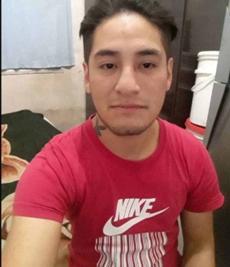 Vecinos alertaron a emergencias, pero esto fue en vano, debido a que el hombre había muerto desangrado en el lugar. <br/><br/><br/>La agresora fue detenida poco después en la zona, pero no reconoció el crimen.