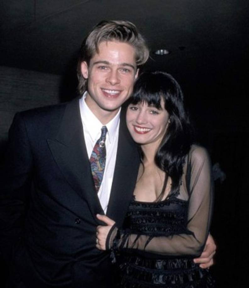 (FILES) In this file photo taken on October 22, 2020, US First Lady Melania Trump (L) stands with US President Donald Trump as Jill Biden (R) hugs husband Democratic Presidential candidate Joe Biden at the end of the final presidential debate at Belmont University in Nashville, Tennessee. - Jill Biden is no stranger to the glare of the political spotlight. Her husband has been a Washington insider since they wed in 1977, and she was America's second lady for eight years. But if Joe Biden wins the White House, his 69-year-old wife will have the opportunity to push the role of first lady into the 21st century -- by keeping her full-time job as a professor. 'Most American women have both a work life and a family life, but first ladies have never been allowed to do so,' said Katherine Jellison, a history professor at Ohio University. (Photo by Jim WATSON / AFP)
