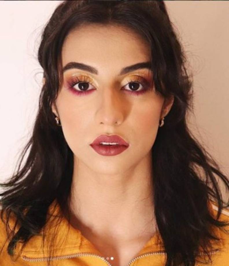 De inmediato, sus redes se llenaron de comentarios recordándole cómo ella llegó a la fama luego de un video en el que hablaba de que dejaría los estudios.