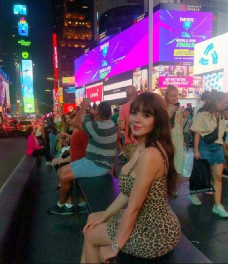 Dentro del contenido en su canal de YouTube, hay gameplays de Call of Duty y algunos otros videojuegos, pero fue hasta hace dos años que comenzó a subir sus jugadas de Fortnite.