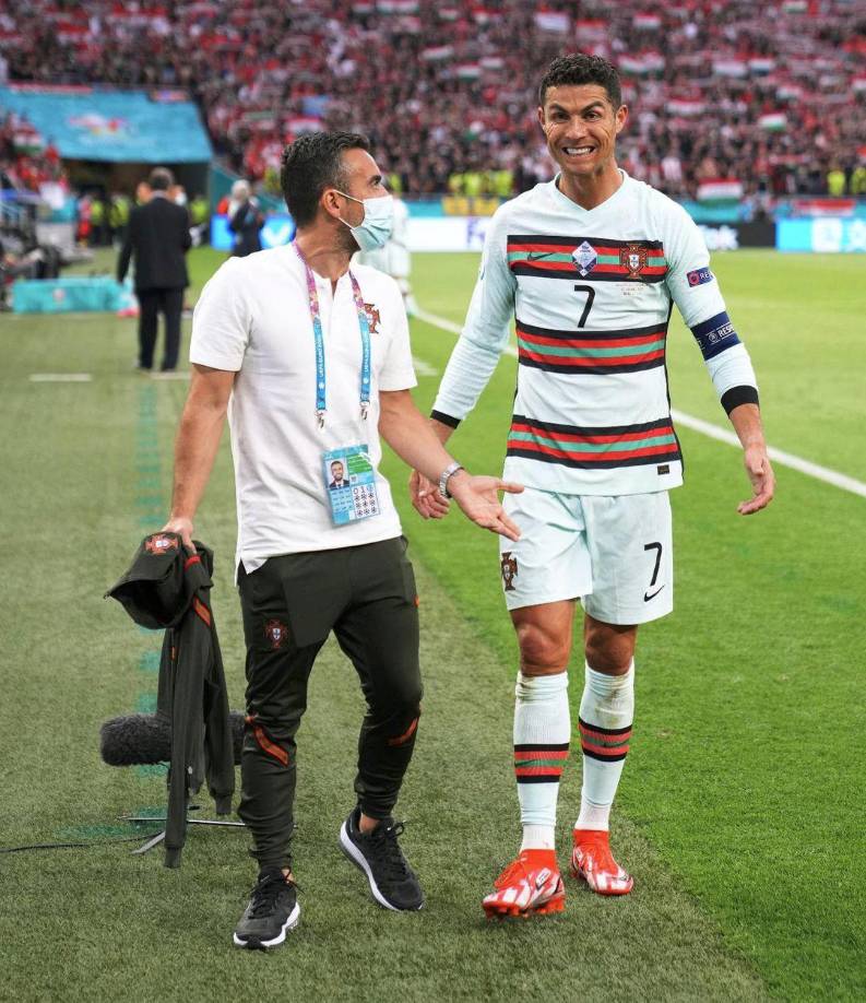 Empleado de Nike entre 2000 y 2018, Regufe convenció a Cristiano Ronaldo de firmar en 2003 un contrato con la marca estadounidense, que vestía a la selección portuguesa, cuando CR7 acababa de debutar como internacional.