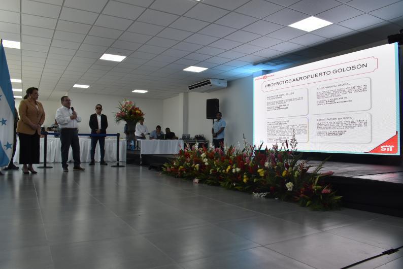 El gobierno está invirtiendo 100 millones de lempiras en varios proyectos que modernizarán esta terminal en el litoral atlántico de Honduras.