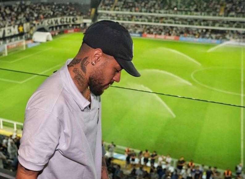 A través de las redes sociales, Neymar Jr. lamentó la muerte de su amiga Luana Andrade y externó sus condolencias para su familia y personas cercanas a la modelo.