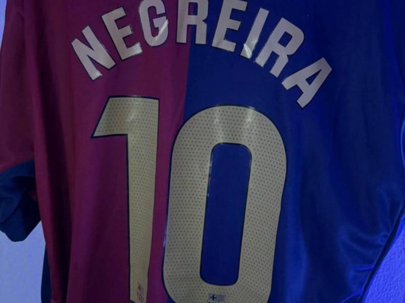 Barcelona recibe crueles burlas y señalan a dos futbolistas tras papelón en Champions League