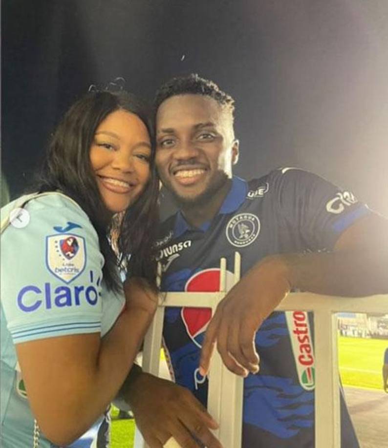 Carlos Mejía: Volante del Motagua que tiene una relación sentimental con esta bella chica.