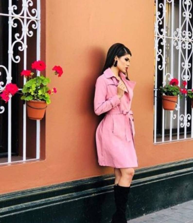 Grados fue elegida en octubre de 2018 como representante de Perú a Miss Universo 2019.
