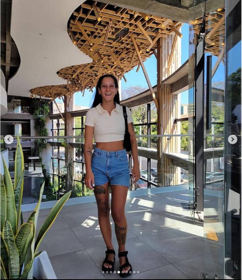 Ella es Camila Troglio, quien está disfrutando de su estadía en Honduras visitando a su padre.