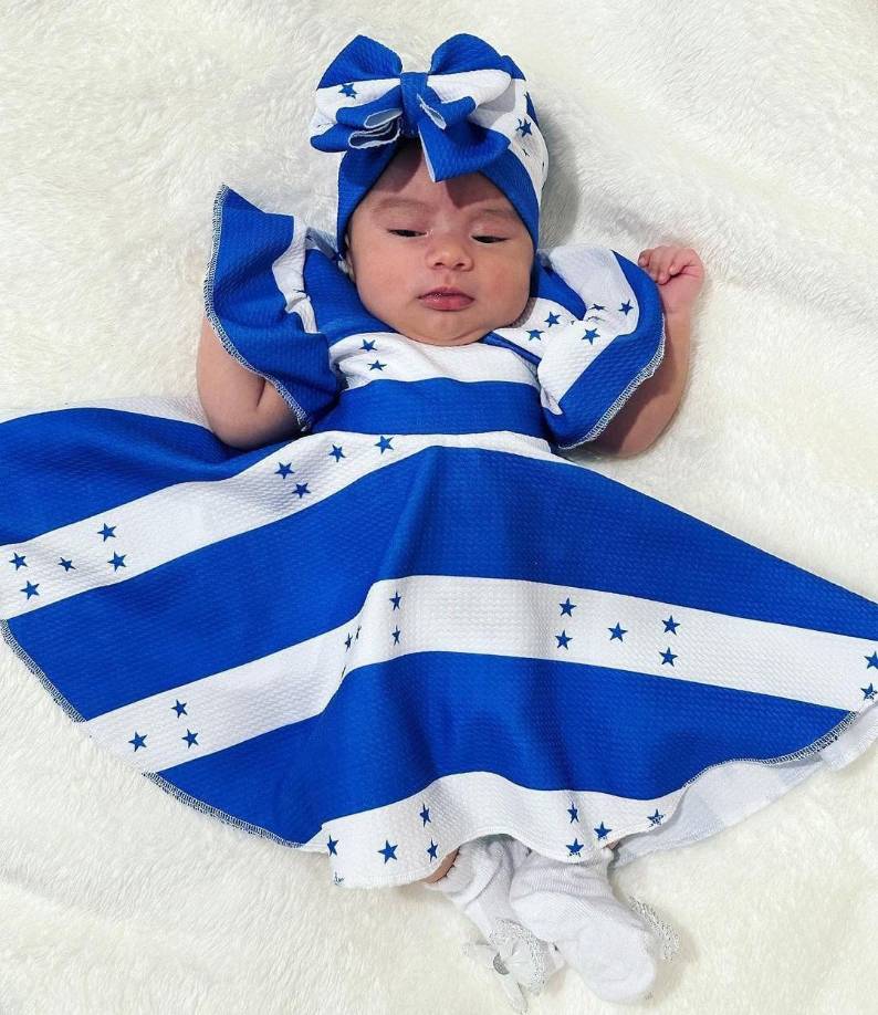 Summer Ivette enternece la plataforma de instagram con sus fotos de patriotismos hondureño que se publicarón el pasado 15 de septiembre.